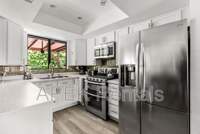 Building Photo - 2184 E Powell Rd