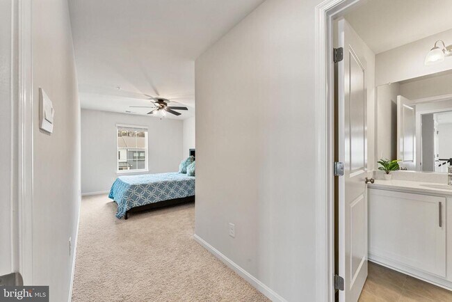 Building Photo - 493 Ensemble Wy