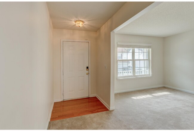 Building Photo - 4 Ledgerock Way