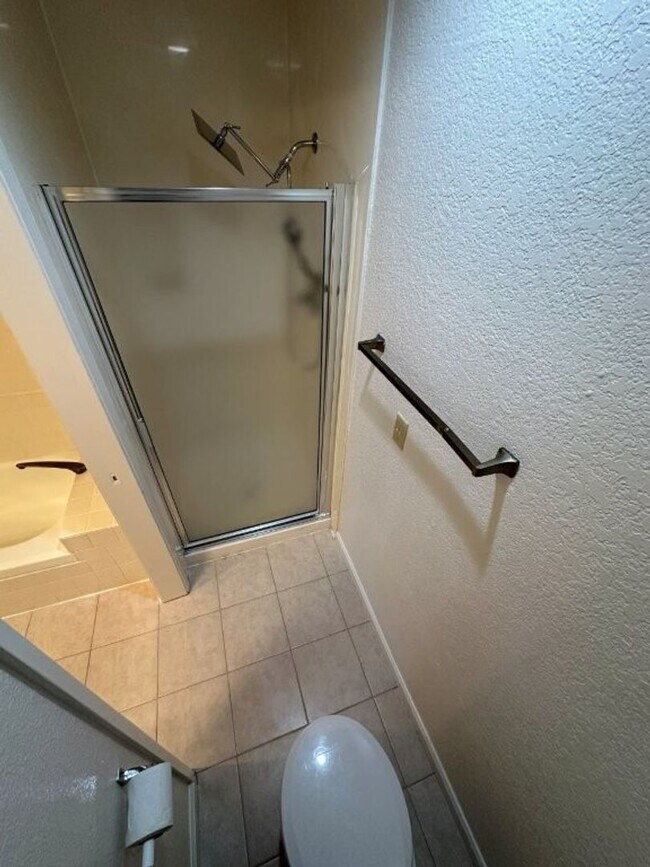 Building Photo - Nor Cal Realty, Inc - 2 bedroom 1.5 bath c...