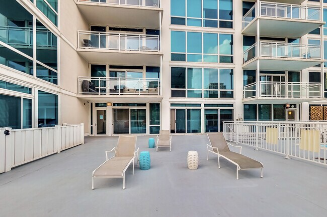 Building Photo - 757 N Orleans St