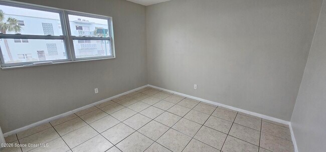 Building Photo - 230 Columbia Dr