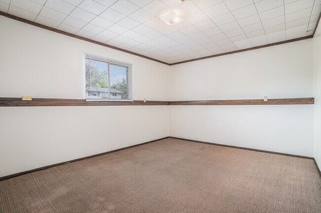Building Photo - 829 Tyler St