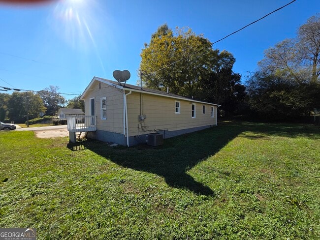 Building Photo - 531 Old Stone Rd