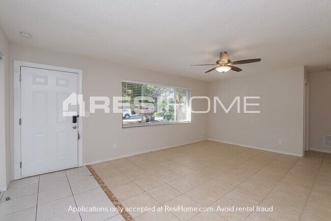 Building Photo - HOME FOR RENT!!