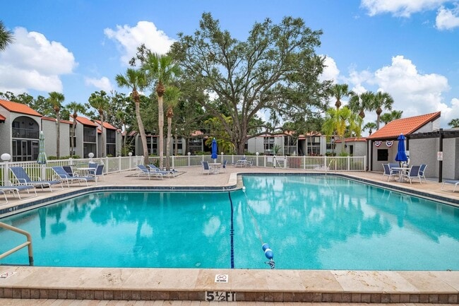 Building Photo - ** THIS UNIT IS AVAILABLE STARTING MAY 1ST 2026!** GORGEOUS 2 BEDROOM, 2BATHROOM, TURNKEY FURNISH...