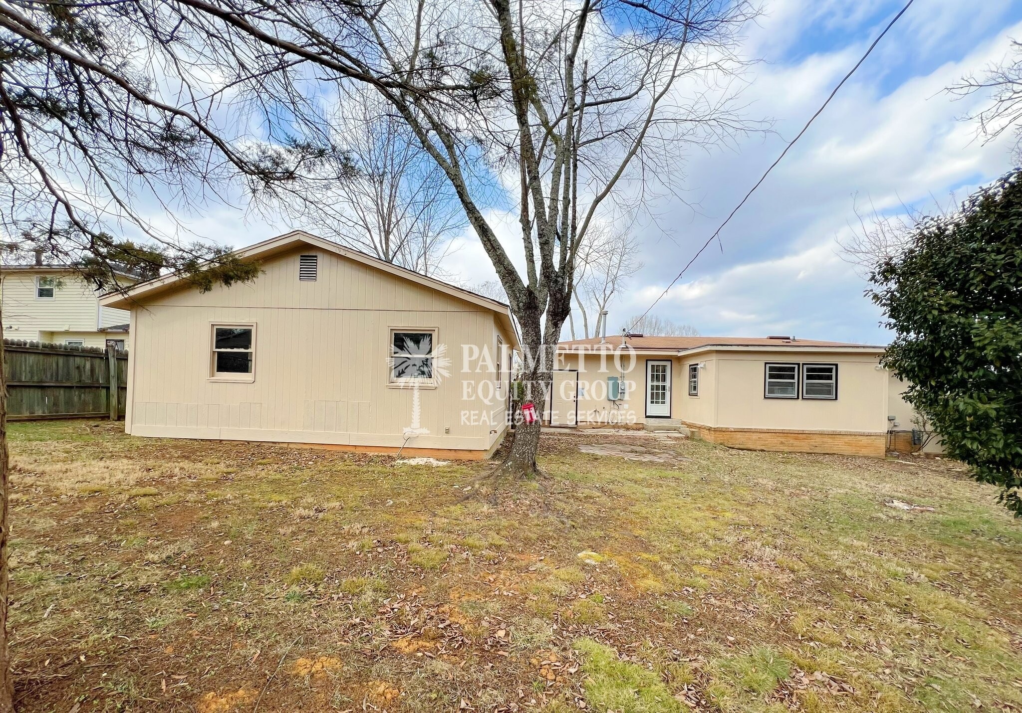 Building Photo - 2601 Dulaire Rd