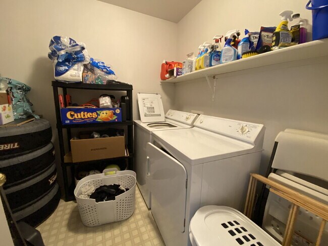 Building Photo - Quiet Corner Townhome | 2 Bed + 2 Bath | Spacious Bedrooms | Pet Friendly | W/D | $1,900/mo