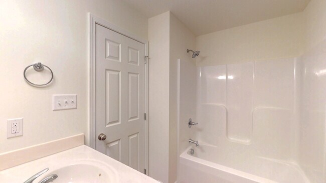 Building Photo - 430 Tittsworth Springs Rd