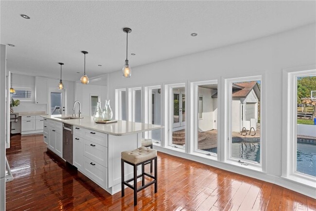 Building Photo - 2610 S Dundee St