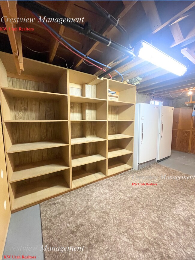 Building Photo - Charming Home with Expansive Yard in Prime Draper Location
