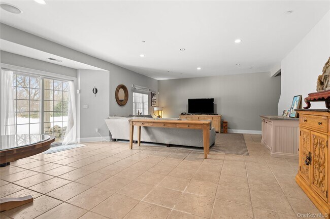 Building Photo - 1 Augusta Ct