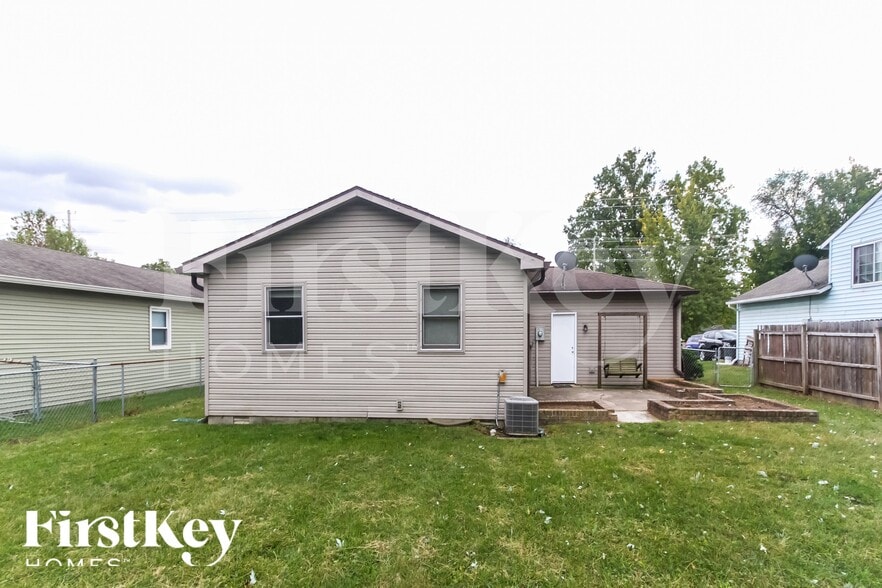 Building Photo - 2102 E Edgewood Ave