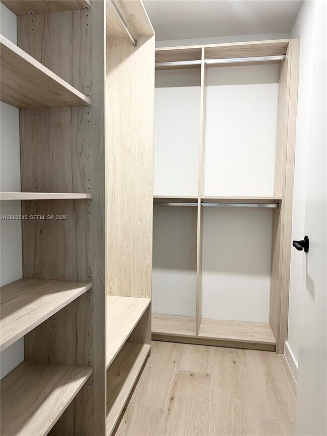 Building Photo - 225 N Miami Ave