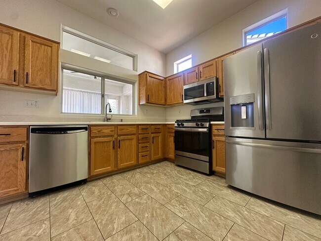 Building Photo - Charming 2-Bedroom Home in Sun City Summerlin