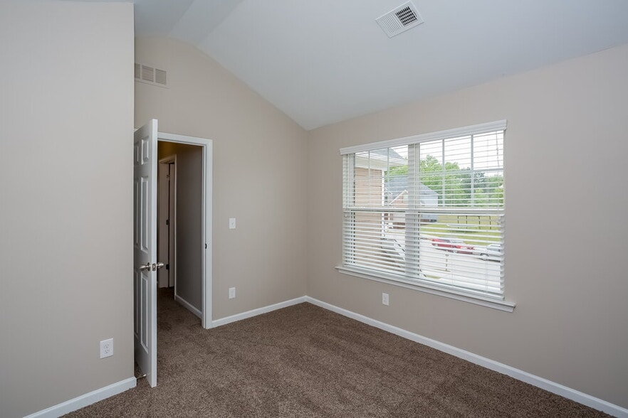 Building Photo - 137 Centerra Springs Dr