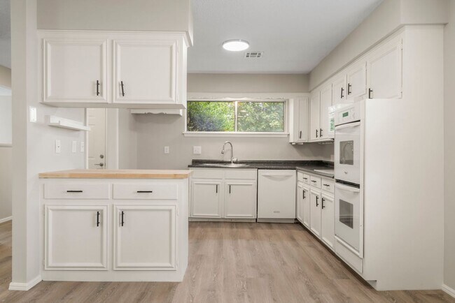 Building Photo - 8340 E 23rd St