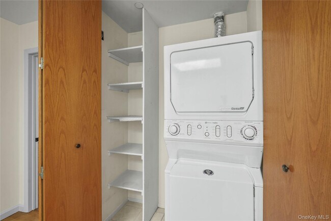 Building Photo - 55 N Broadway