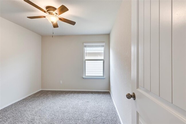 Building Photo - 227 Reagor Dr