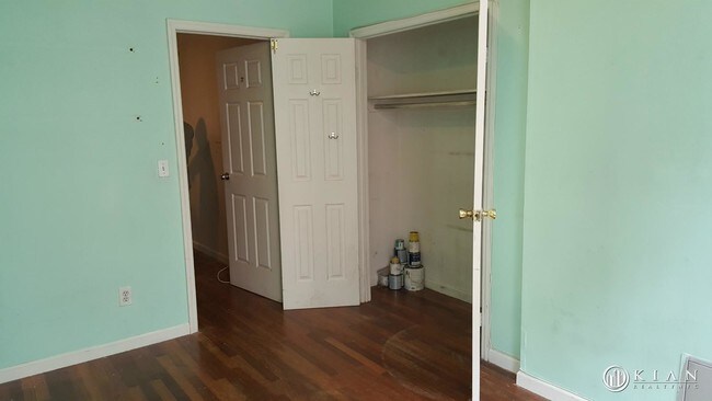 Building Photo - 34 Orchard St