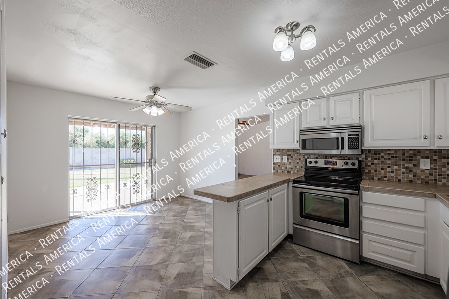 Building Photo - 913 W Jerome Cir