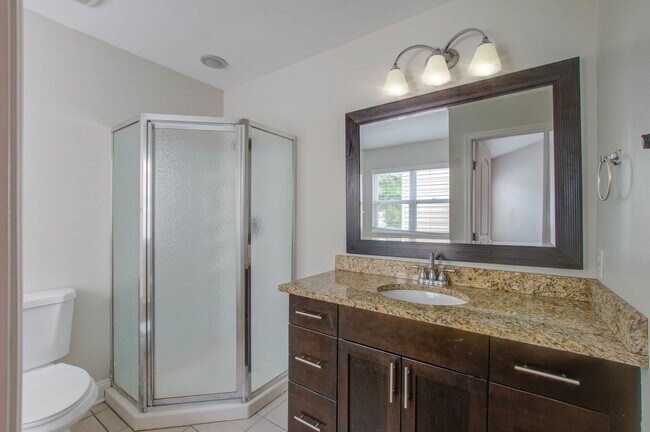 Building Photo - 8115 Pleasant Ridge Dr