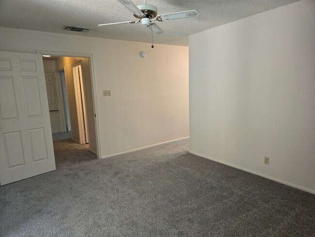 Building Photo - Two bedroom two bath gated Community Condos off Medical Drive close to I 10 & Babcock.