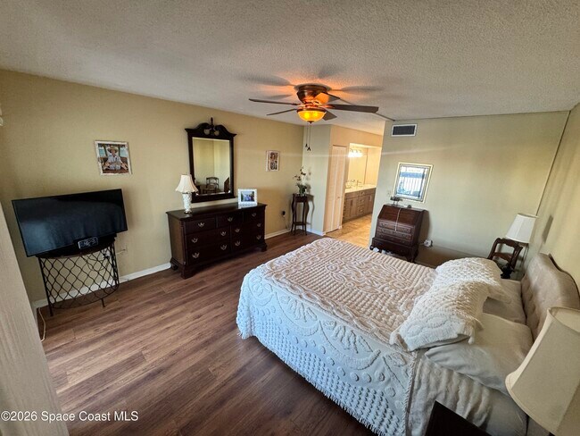 Building Photo - 200 S Banana River Blvd