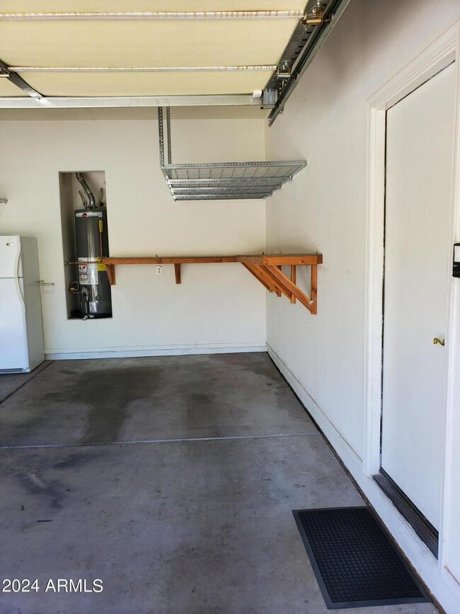 Building Photo - 1864 W Olive Way