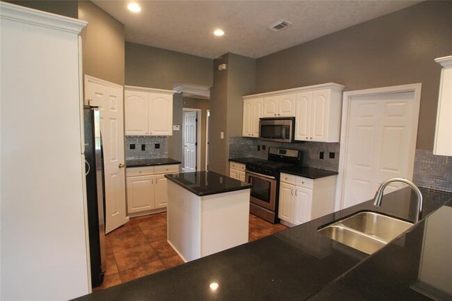 Building Photo - 3438 Brookwood Dr