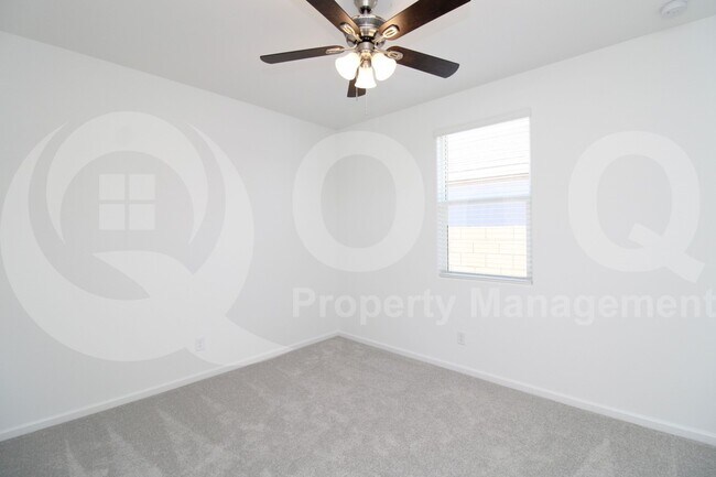 Building Photo - 4715 E Danta St