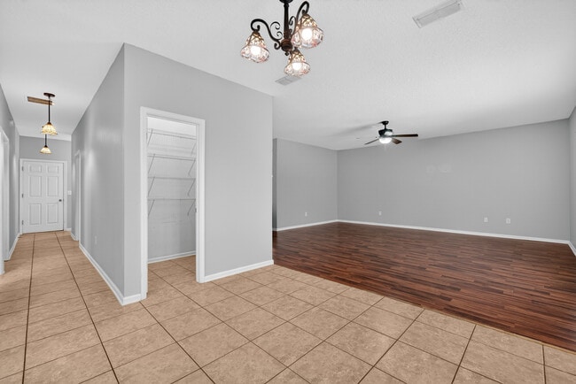 Building Photo - 112 Kildrummy Ct