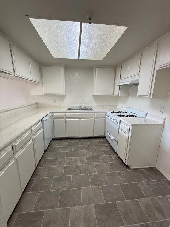 Interior Photo - 14020 Yukon Avenue,