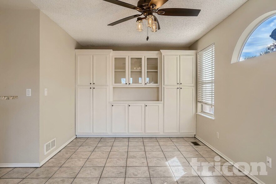 Building Photo - 12155 Monaco Dr