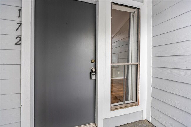 Building Photo - 13151 Walden Rd