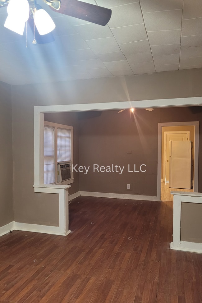 Building Photo - 103 Gordon St