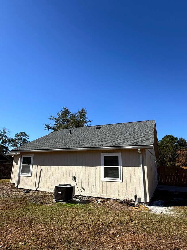 Building Photo - 620 Scott St