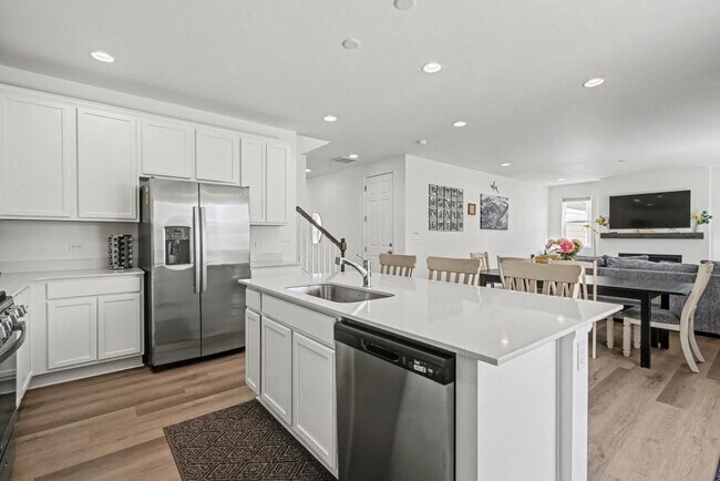 Building Photo - 4230 Satinwood Dr