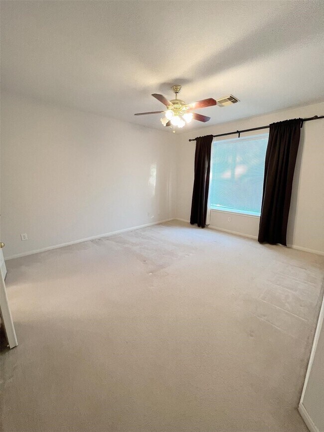 Building Photo - 815 Featherbrook Ct