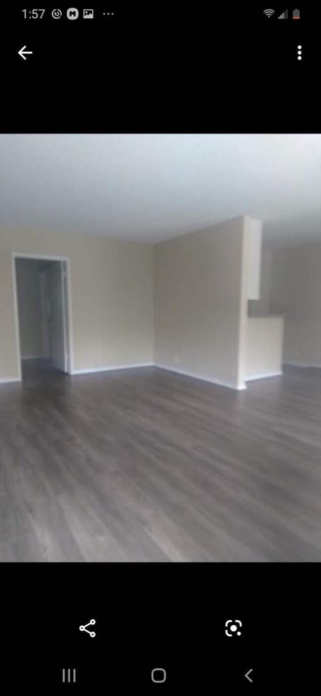 Building Photo - 14332 Riverside Dr