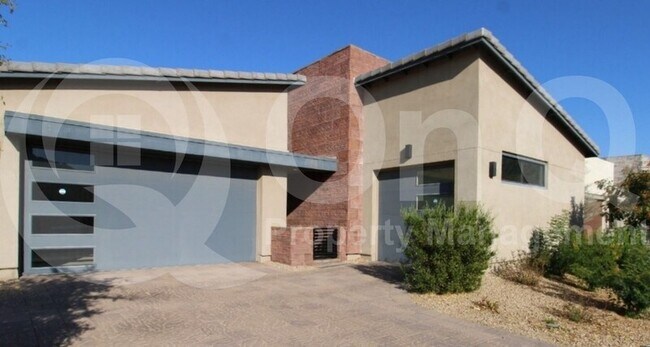 Building Photo - 1222 E La Mirada Dr