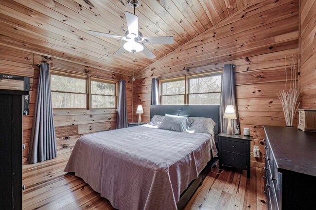 Building Photo - 54 Henderson Ln