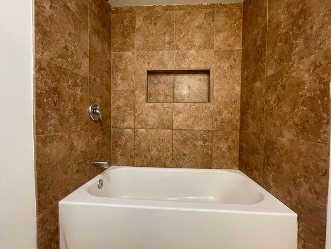 Building Photo - 1704 2nd St