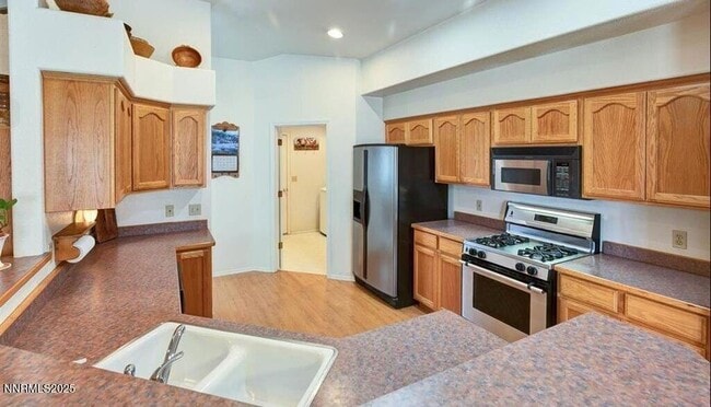 Building Photo - 5390 Vinewood Cir