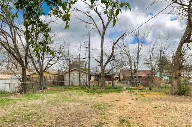 Building Photo - 3933 Stanley Ave