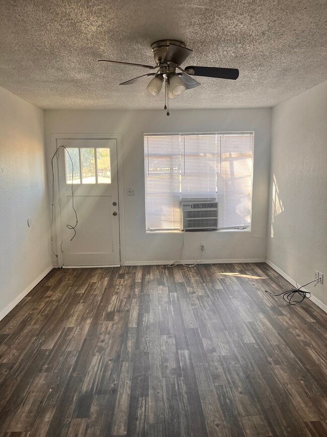 Building Photo - 1324 W Rupe Ave