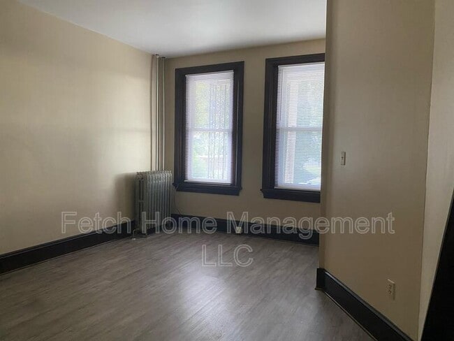 Building Photo - 129 N 2nd St