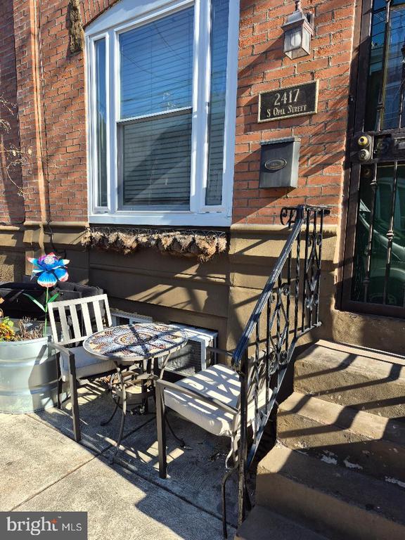 Building Photo - 2417 S Opal St