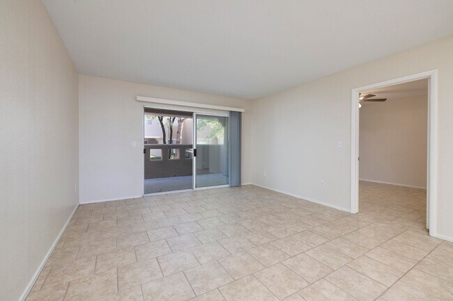 Building Photo - Gated First Floow Summerlin Condo - 2 Bedr...