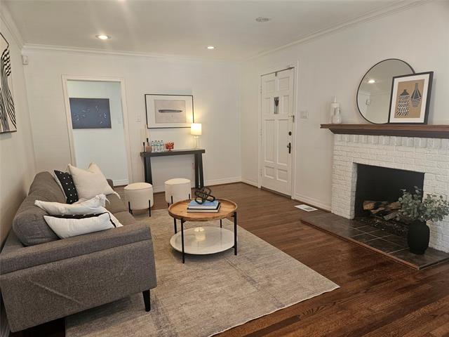 Building Photo - 7010 Vivian Ave